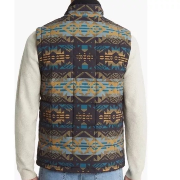 Pendleton Men's Cody Puffer Vest Medium NWT Journey West Black Blue Geo Print - Picture 16 of 16